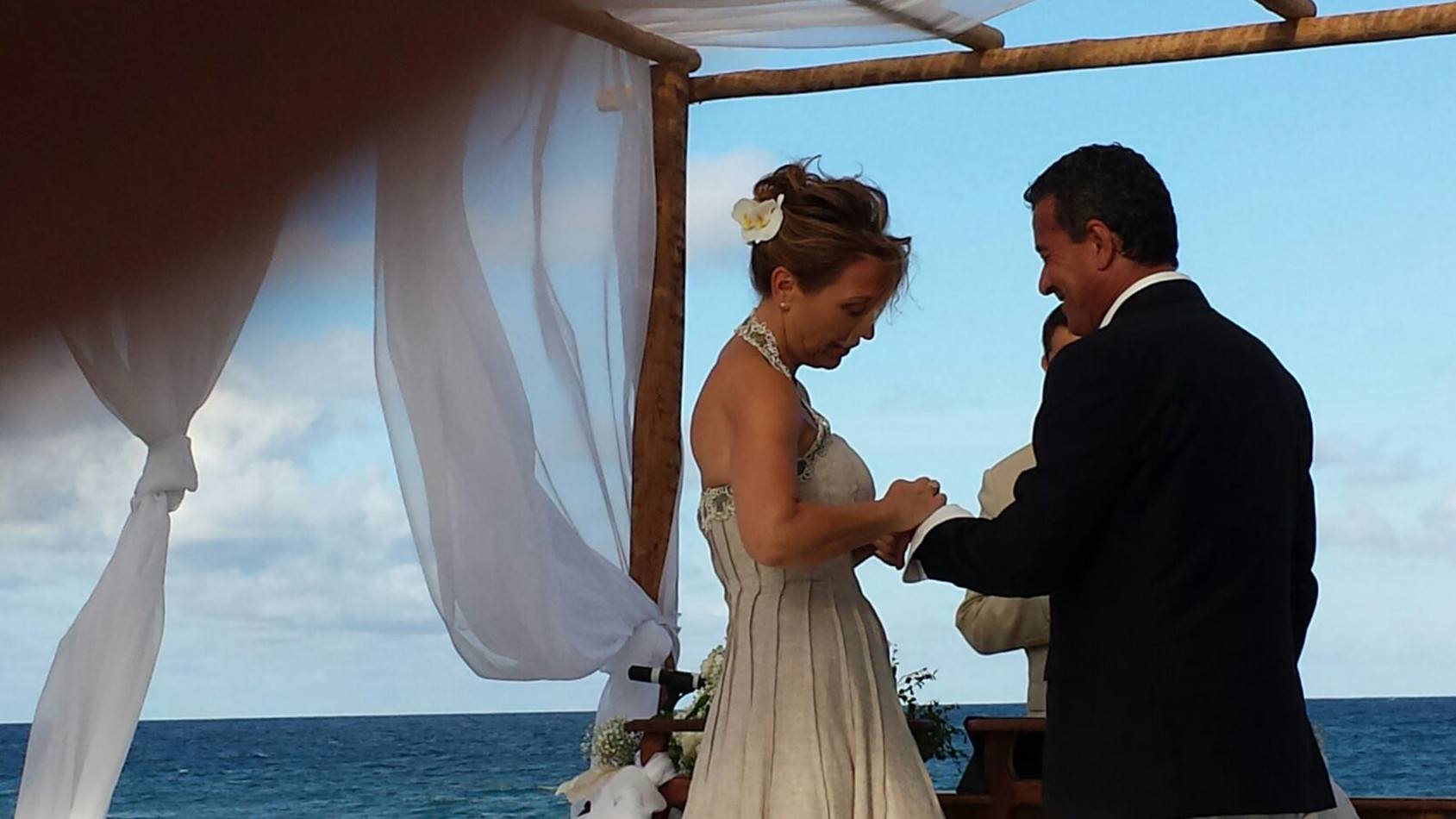 sposa-MATRIMONIO-IN-SPIAGGIA