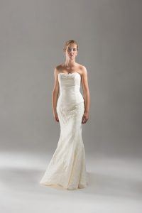 ABITO-DA-SPOSA-A SIRENA-IN-PIZZO-DI-LINO-04ok