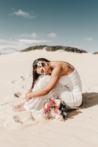 Scopri di più sull'articolo Abito da sposa in tessuti ecosostenibili, equo solidali ed etici: cosa vuol dire realmente?